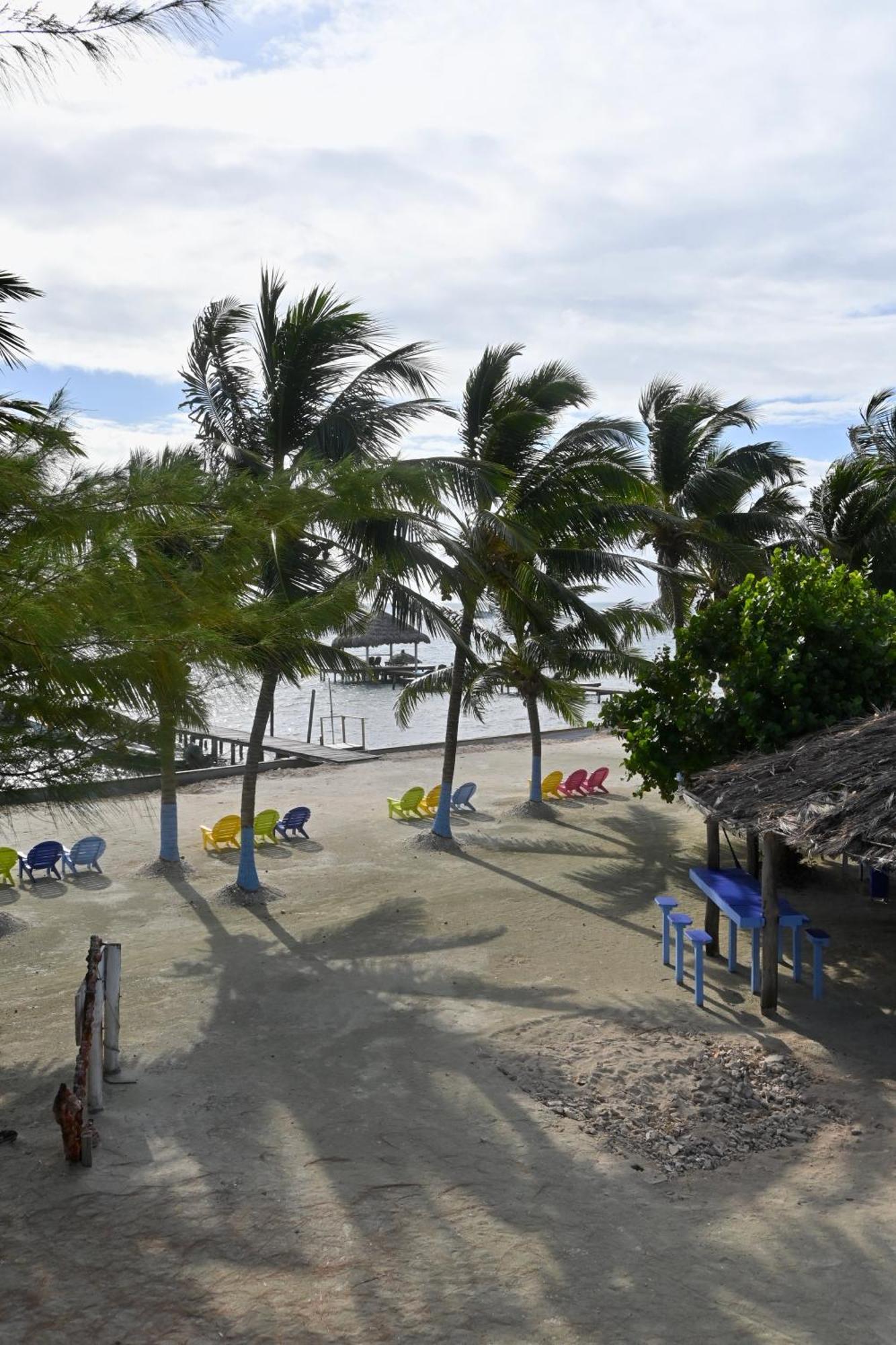 Anchorage Beach Resort Caye Caulker Buitenkant foto